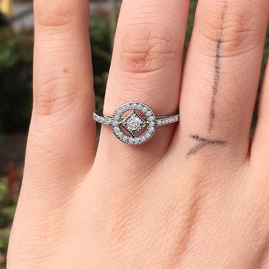 Inel argintiu, cu pietre din zirconiu, Zelma C6 - Pursehuit.ro