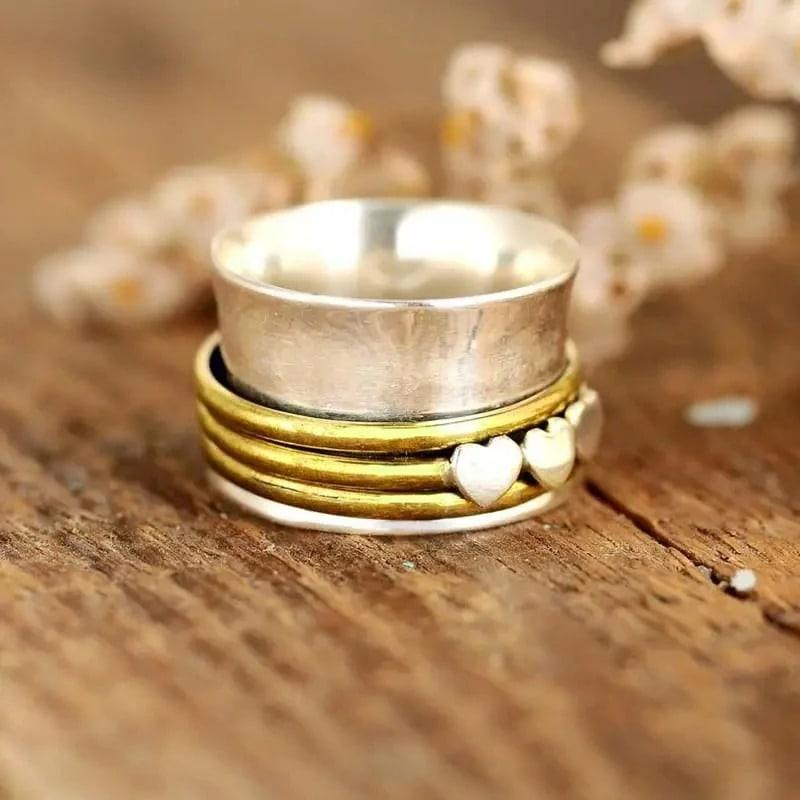 Inel argintiu, lat, cu model in relief, inimioare si cercuri aurii, Nemo C2 - Pursehuit.ro