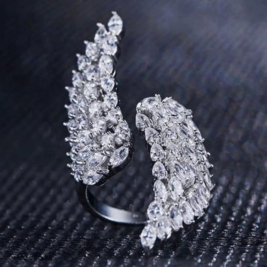 Inel argintiu, reglabil, cu aripi si pietre din zirconiu, Alberta C17 - Pursehuit.ro