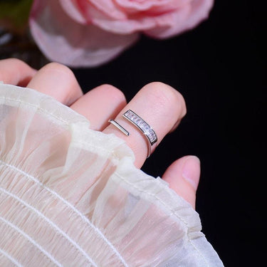 Inel argintiu, reglabil, suflat cu aur 14k, cu pietre din zirconiu, Alrune C1 - Pursehuit.ro