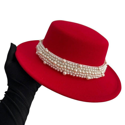 Palarie dama, rosie, stil canotiera, handmade, cu accesoriu detasabil din perle, Erra - Pursehuit.ro