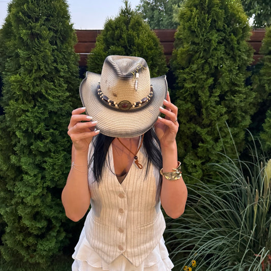 Palarie stil cowboy, bej, handmade, model unicat, accesorizata manual, Naomi