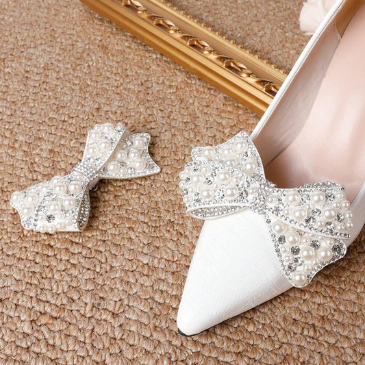 Set 2 brose, albe, pentru pantofi, cu clips, pietre si perle, Palnatoke C6 OUT - Pursehuit.ro