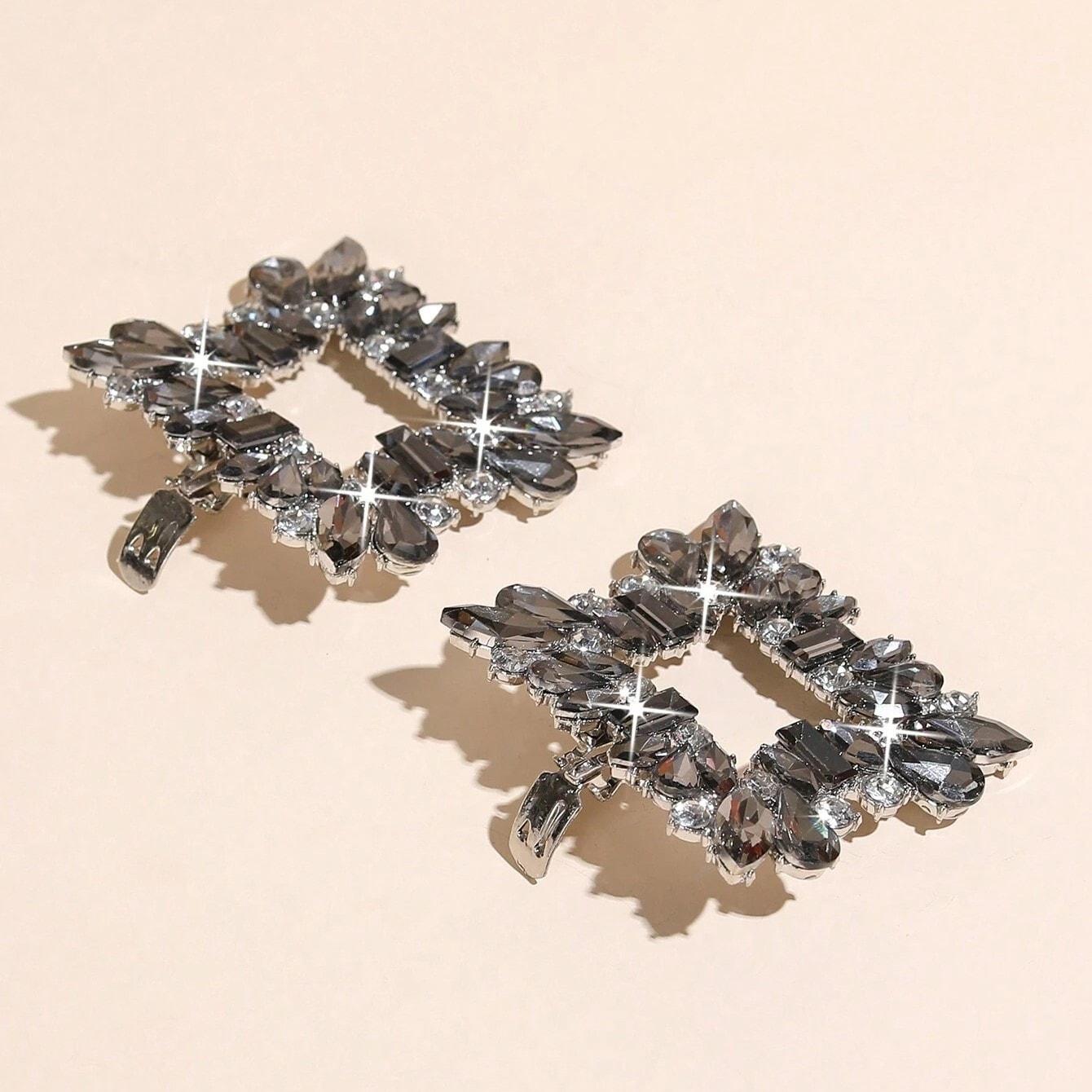 Set 2 brose, argintii, pentru pantofi, cu clips si pietre, Paola C6 - Pursehuit.ro