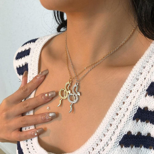 Set 2 coliere, auriu si argintiu, cu serpi, Lucretia C12 - Pursehuit.ro