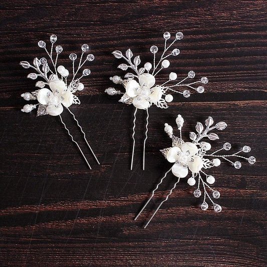 Set 3 accesorii par, argintii, cu flori albe si perle, Marinka C8 - Pursehuit.ro