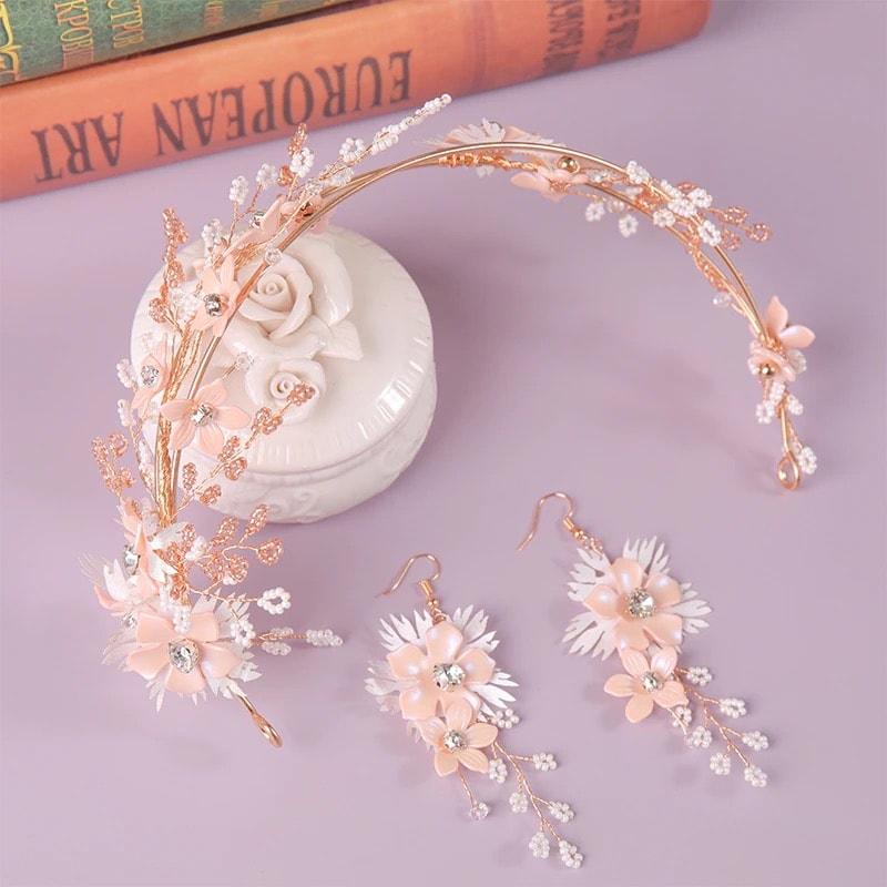 Set coronita si cercei, auriu, cu flori si pietre, Etna C10 - Pursehuit.ro