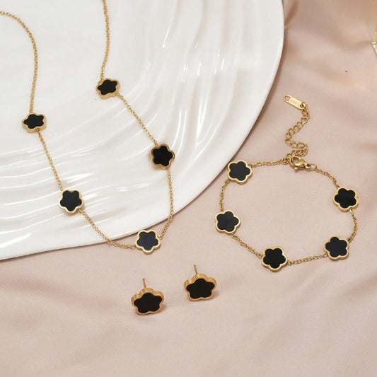 Set colier, cercei si bratara, auriu, cu pandantive flori negre, Nickie C15