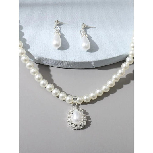 Set colier si cercei, argintiu, cu perle si pietre, Anita C16 - Pursehuit.ro