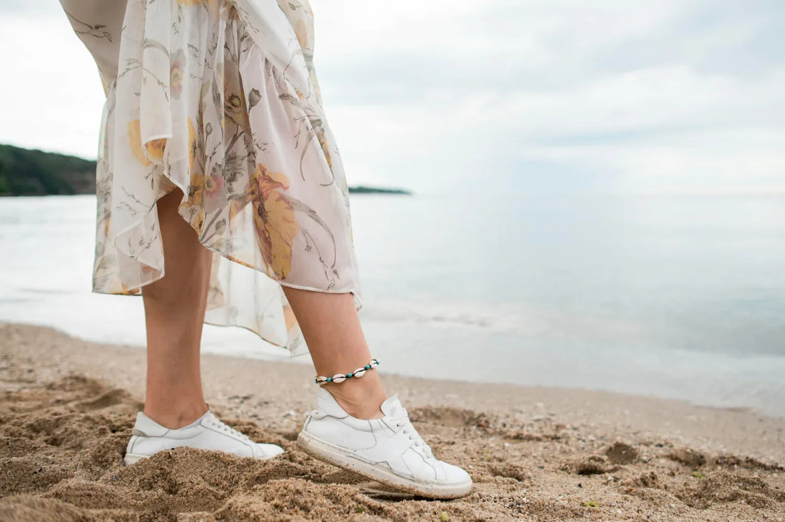 Pe ce picior se poarta bratara si ce semnifica