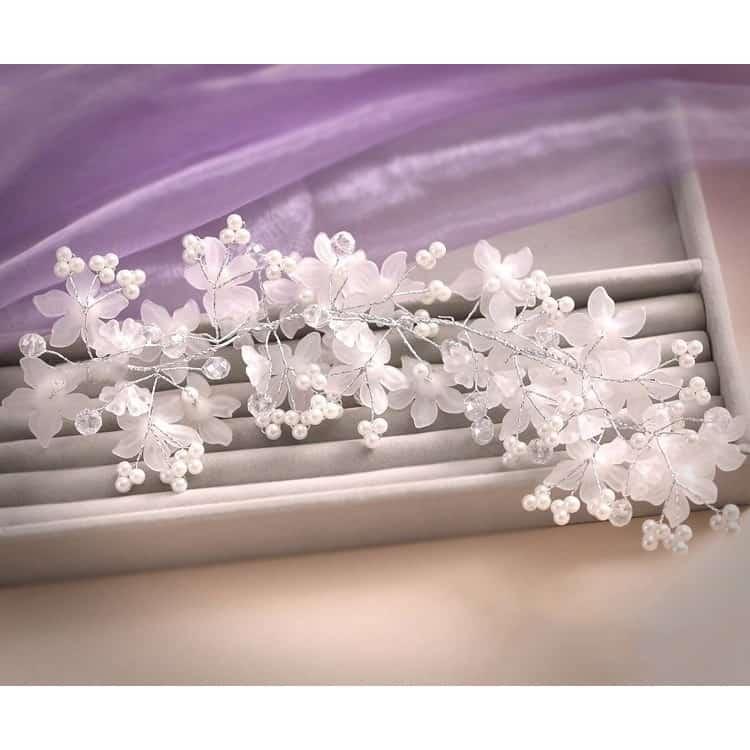 Accesoriu Par, argintiu, cu flori albe si perle, Carry C7 - Pursehuit.ro