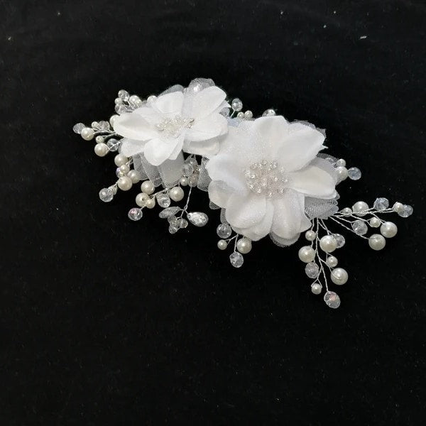Accesoriu de par, alb, cu flori si perle, Malia C4