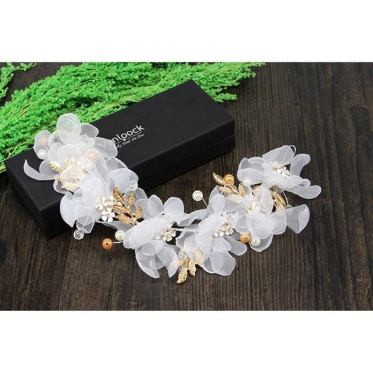 Accesoriu de par, auriu, modelator, cu flori albe, Roselina C6 - Pursehuit.ro