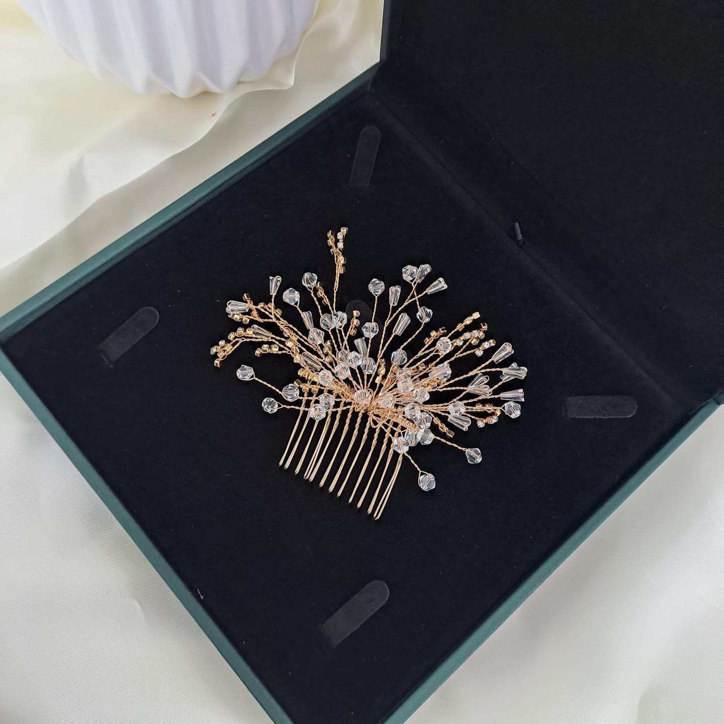 Accesoriu par, auriu, cu margelute si pietre, Danina C1 - Pursehuit.ro