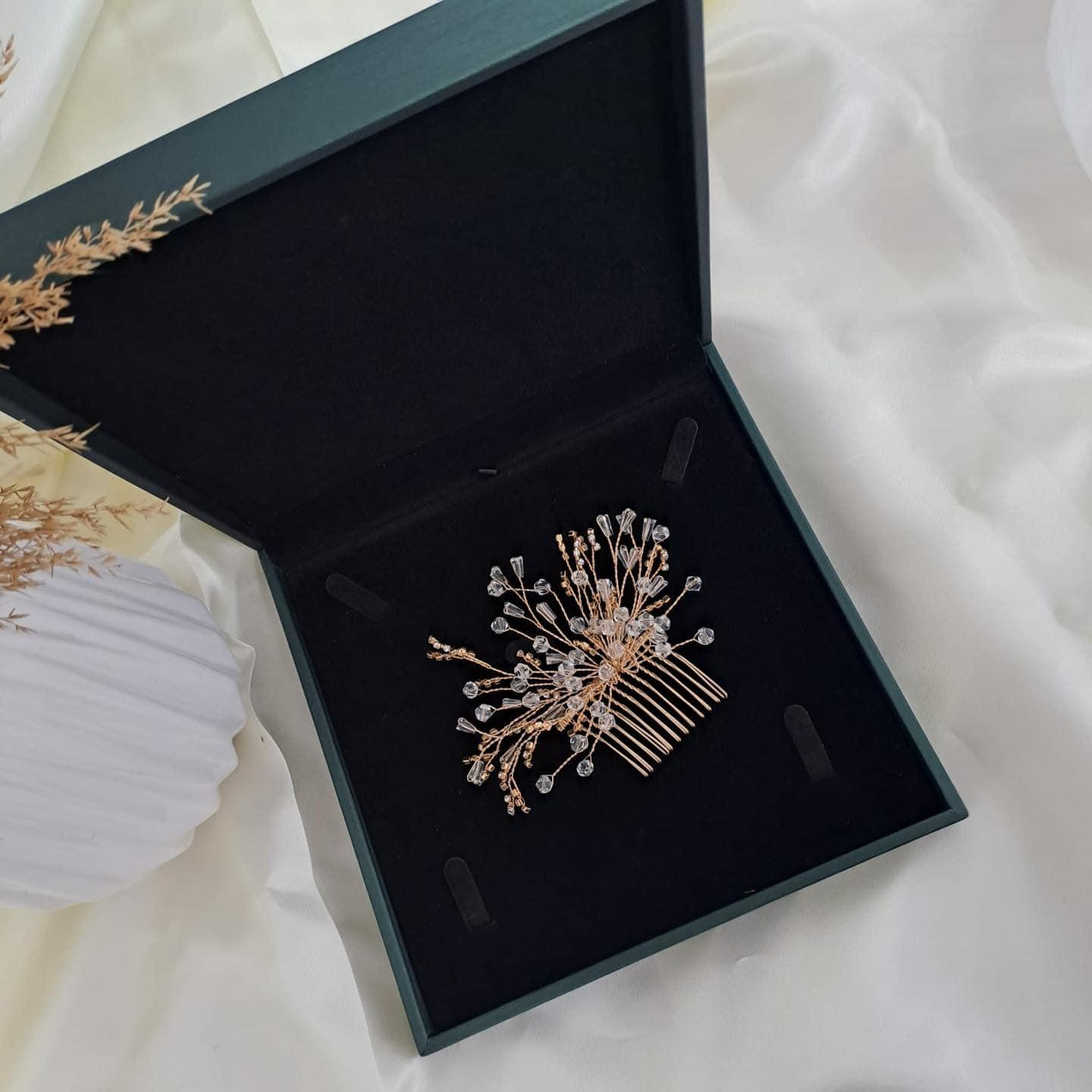 Accesoriu par, auriu, cu margelute si pietre, Danina C1 - Pursehuit.ro