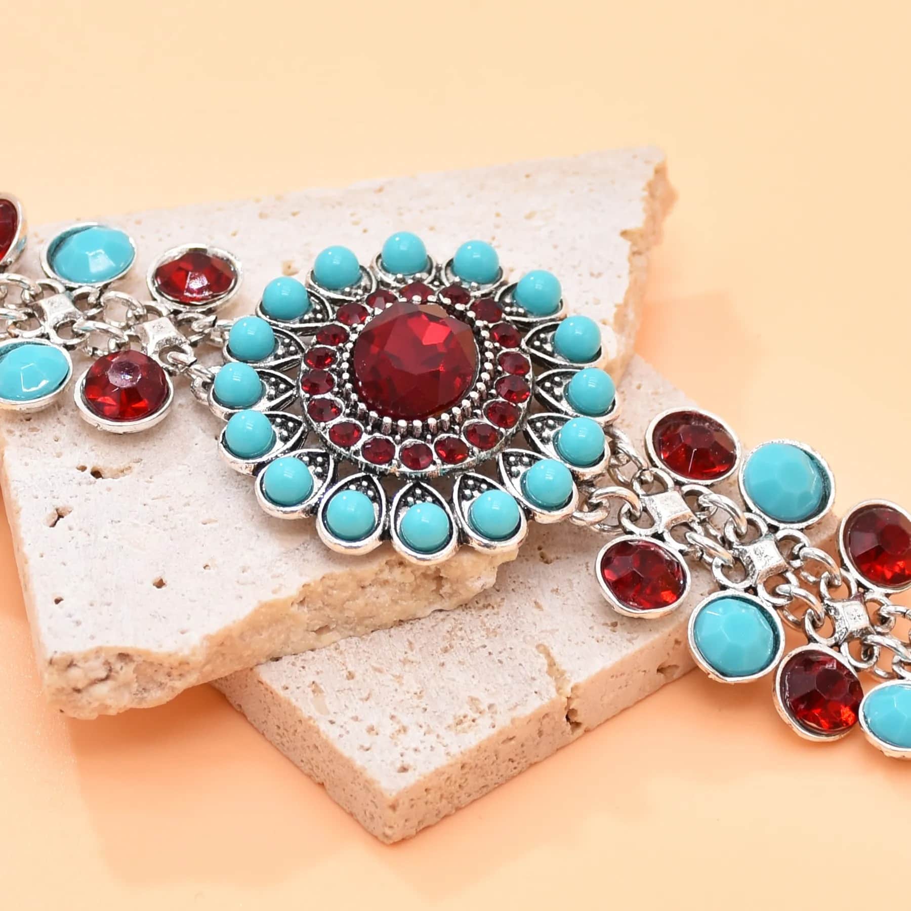 Bratara argintie, cu pietre bleu si rosii, stil turcesc, Maddie C10