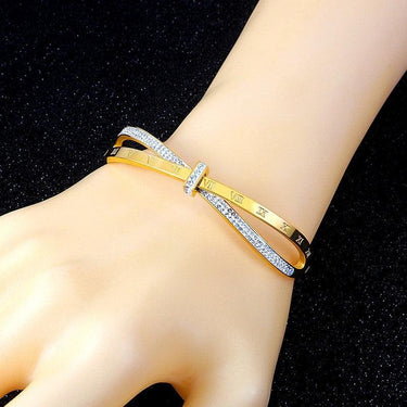 Bratara aurie, din otel inoxidabil, tip bangle, cu pietre, suflata cu aur 18k, Kinga C2 - Pursehuit.ro
