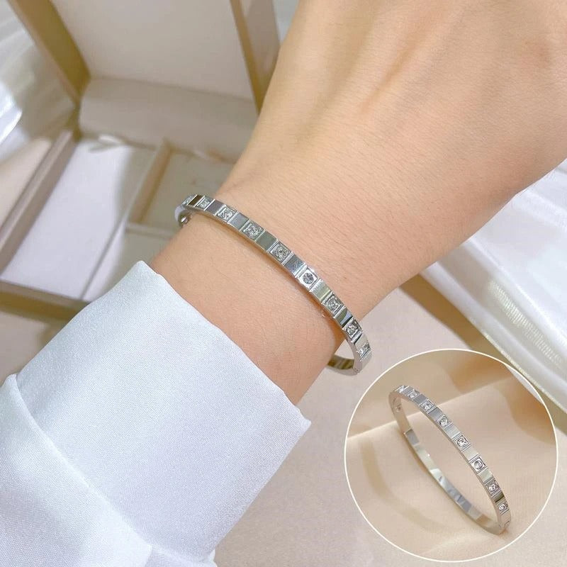 Bratara argintie, din otel inoxidabil, tip bangle, cu pietre din zirconiu, suflata cu aur 18k, Denice C2