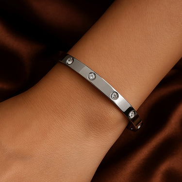 Bratara argintie, tip bangle, din otel inoxidabil, suflata cu aur 18k, cu zirconii, Virella C1