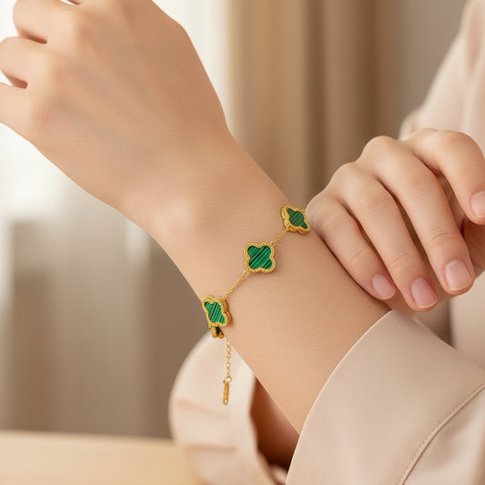 Bratara aurie, din otel inoxidabil, suflata cu aur 18k, cu trifoi verde, Pippa C4