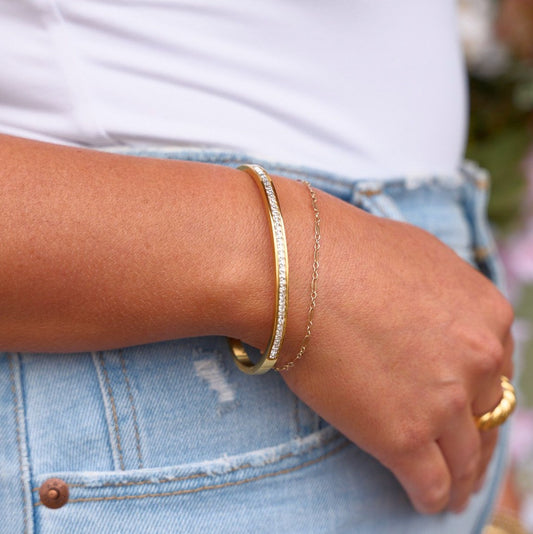 Bratara aurie, din otel inoxidabil, suflata cu aur 18k, tip bangle, cu pietre din zirconiu, Jessa C5