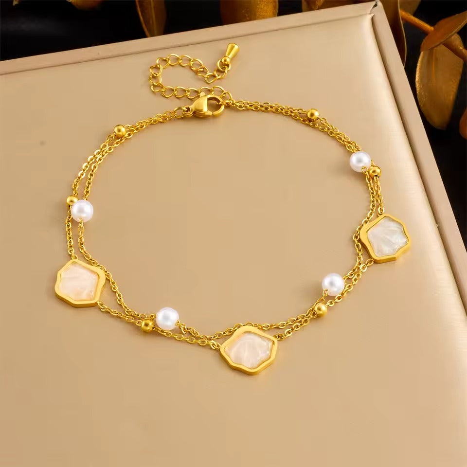 Bratara de picior, aurie, din otel inoxidabil, suflata cu aur 18k, forma de scoici si perlute, Adelaida C4