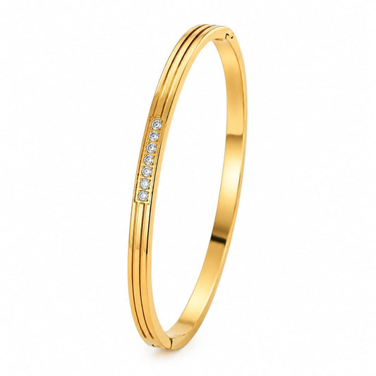 Bratara aurie, din otel inoxidabil 316L, placata cu aur 18K PVD, tip bangle, cu pietre din zirconiu, Jayden C8