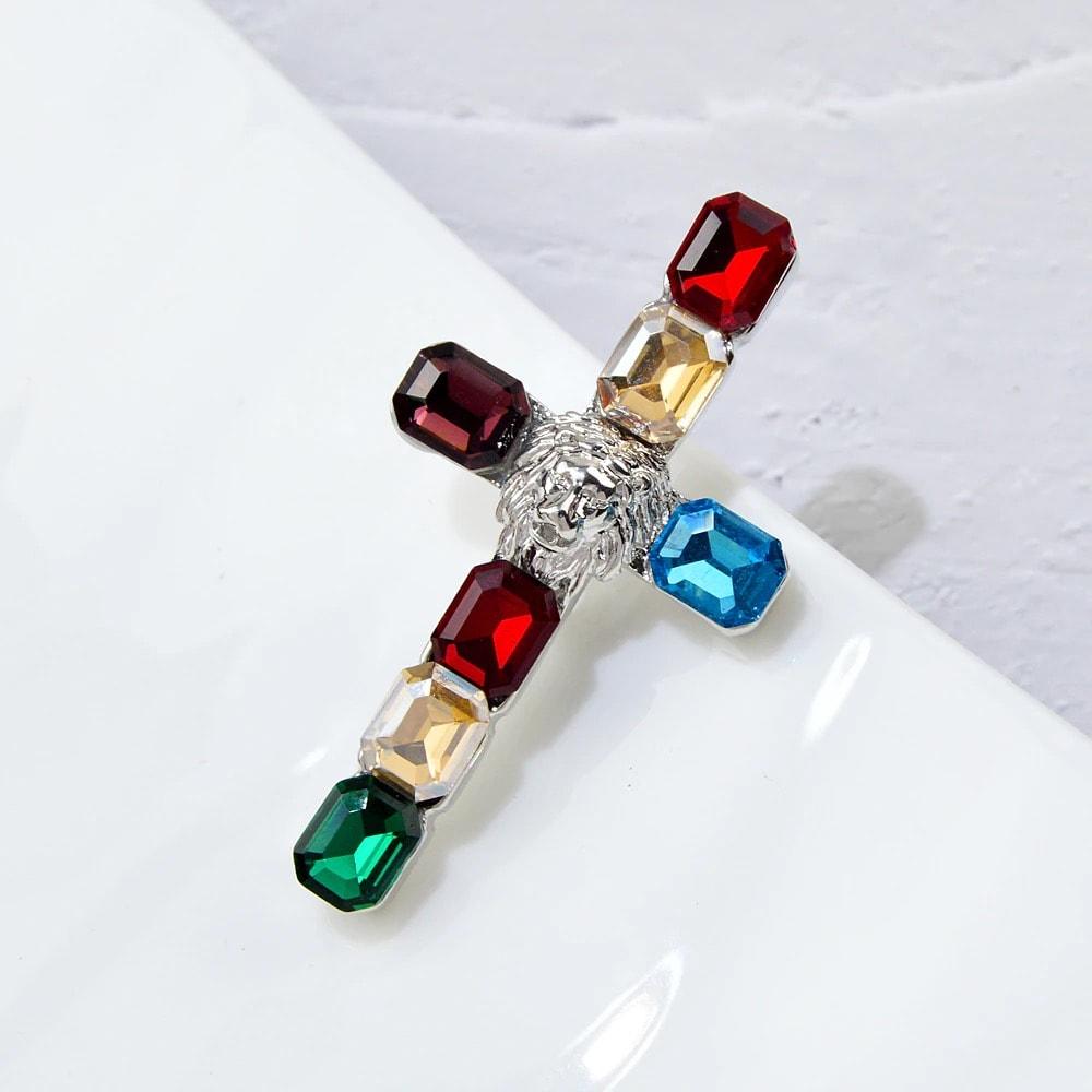 Brosa argintie, in forma de cruce, cu pietre multicolore, Kristiana C2 - Pursehuit.ro