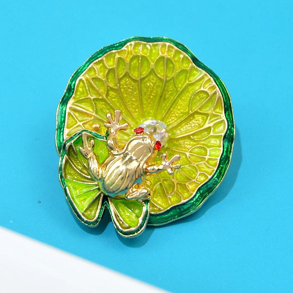 Brosa aurie, forma de frunza de nufar si broscuta, Larsine C1 - Pursehuit.ro