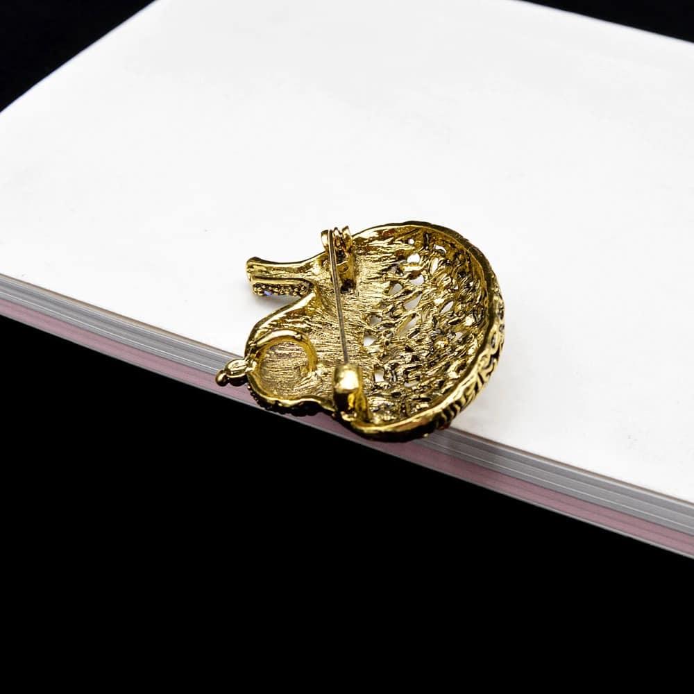 Brosa aurie, in forma de lampa magica a lui Aladin, cu pietre, Leslie C1 OUT - Pursehuit.ro