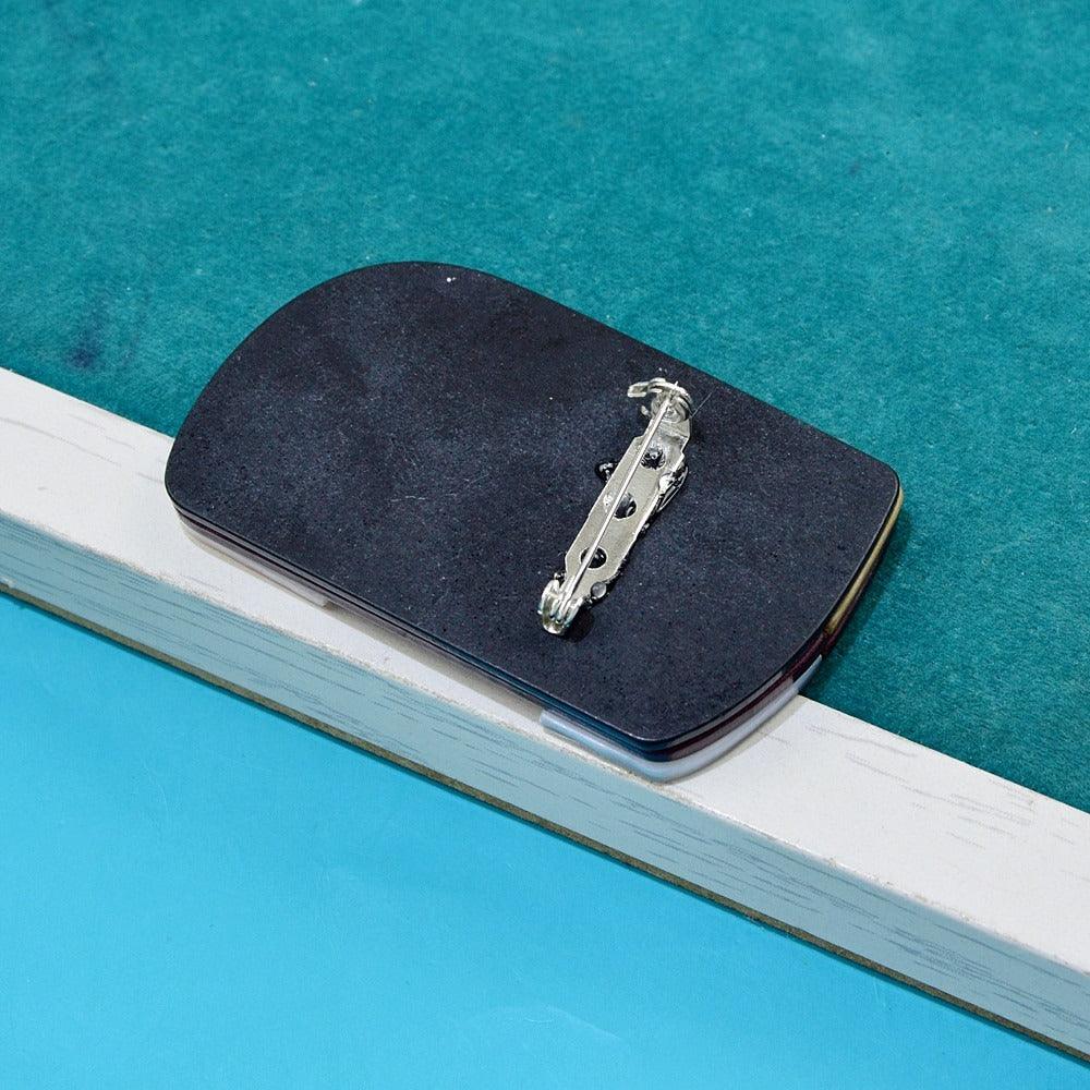 Brosa maro, forma de fata umana abstracta, Alfsol C1 - Pursehuit.ro