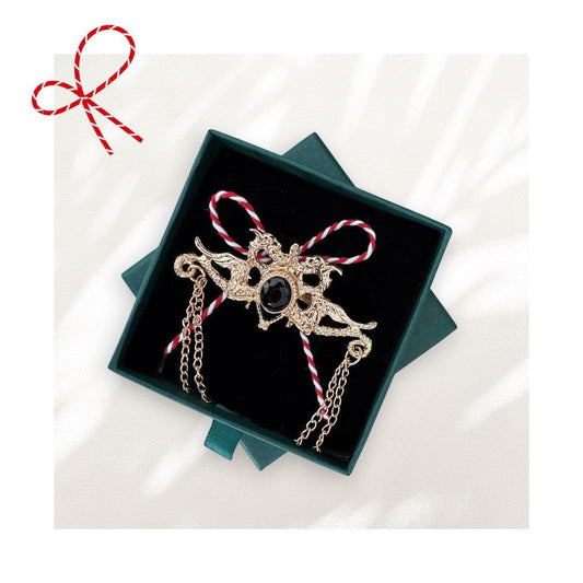 Brosa aurie, stil baroc, cu snur de martisor si cutiuta cadou, Ally - Pursehuit.ro
