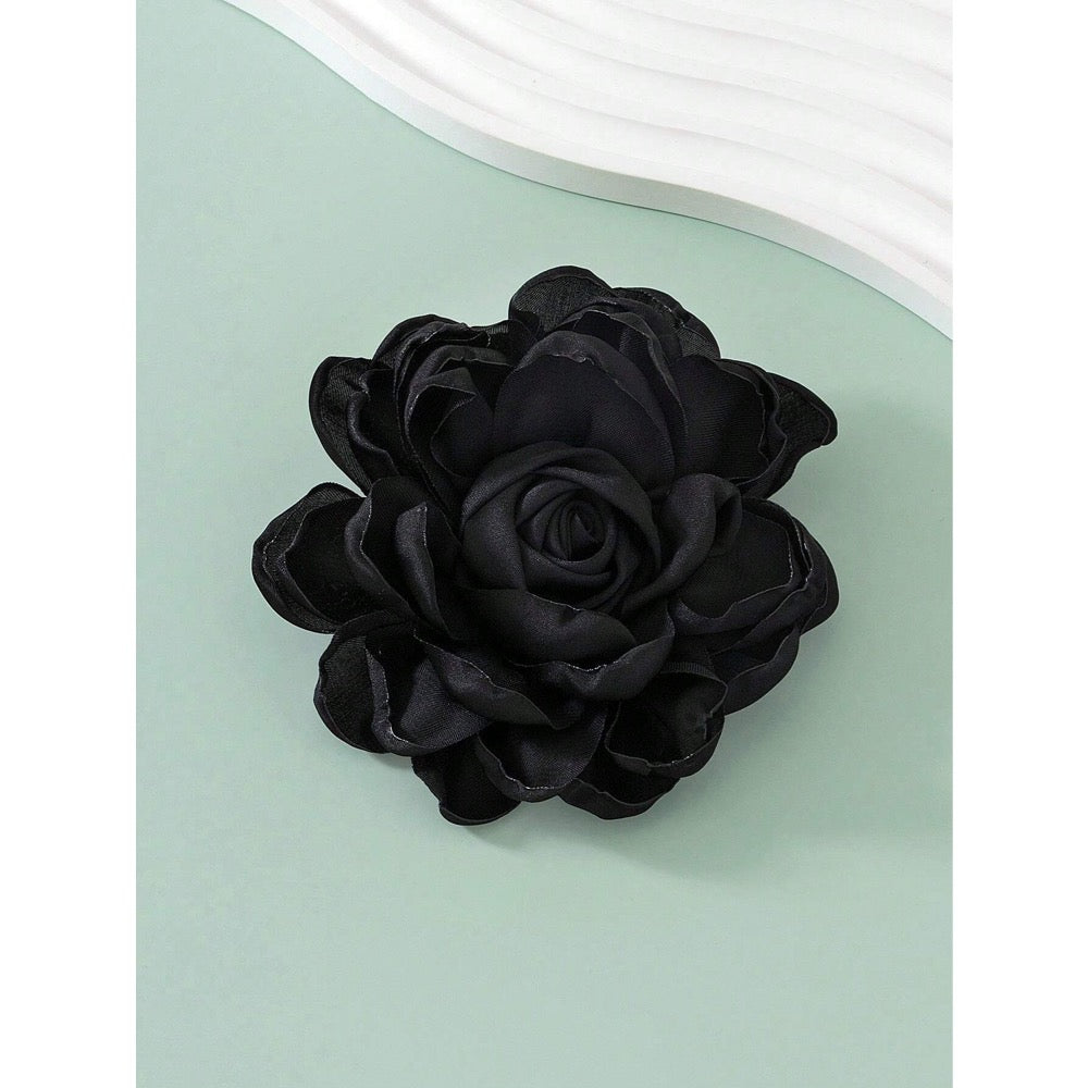 Brosa tip floare supradimensionata, neagra, Beatrix C12