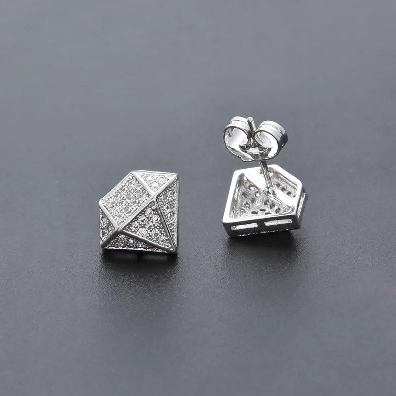 Cercei argintii, forma de diamant, cu pietre din zirconiu, Marken C12
