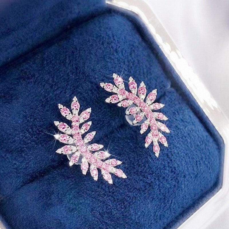 Cercei argintii, forma de frunzulita, cu pietre roz din zirconiu, Damaris C5