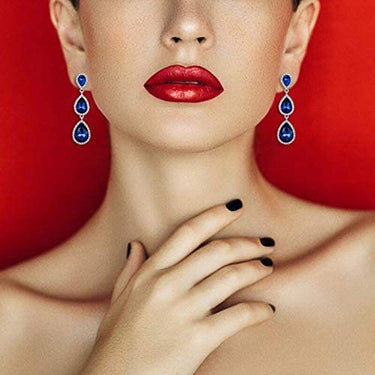 Cercei argintii, lungi, cu pietre albastre din zirconiu, Madonna C3 - Pursehuit.ro