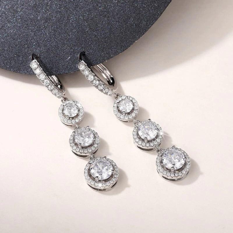 Cercei argintii, lungi, cu pietre din zirconiu, Magdal C15 - Pursehuit.ro