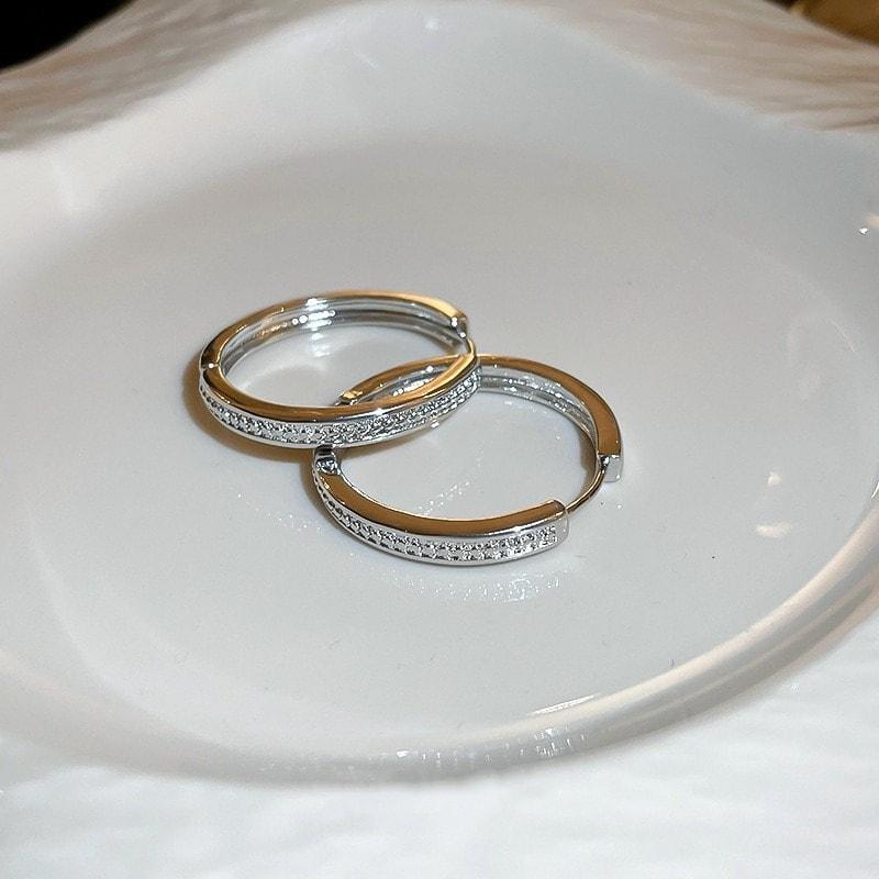 Cercei argintii, rotunzi, texturati, Gunna C3 - Pursehuit.ro