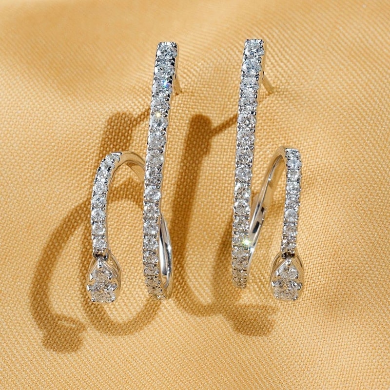 Cercei argintii, spiralati, cu pietre din zirconiu, Kalina C8