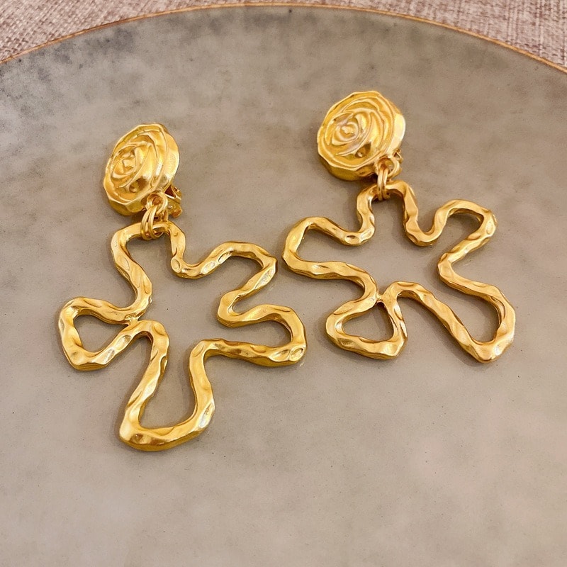Cercei aurii, cu clips, forma de floare, Elbo C4
