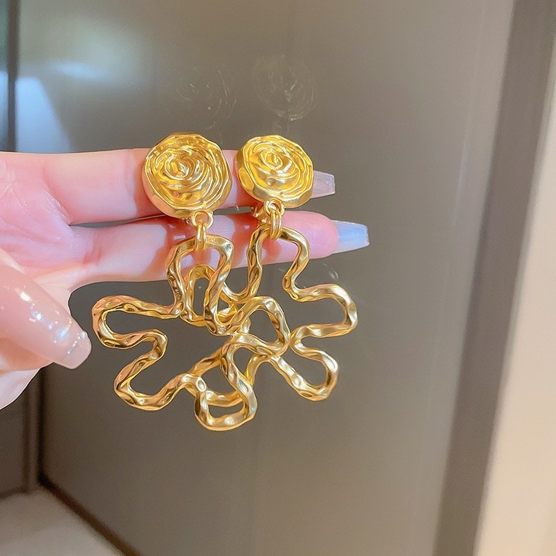 Cercei aurii, cu clips, forma de floare, Elbo C4