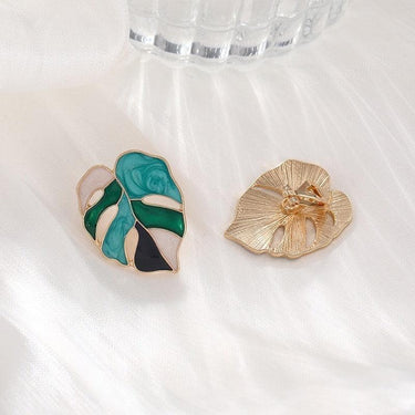 Cercei aurii, cu clips, in forma de frunza de Monstera, Cathia C2 - Pursehuit.ro