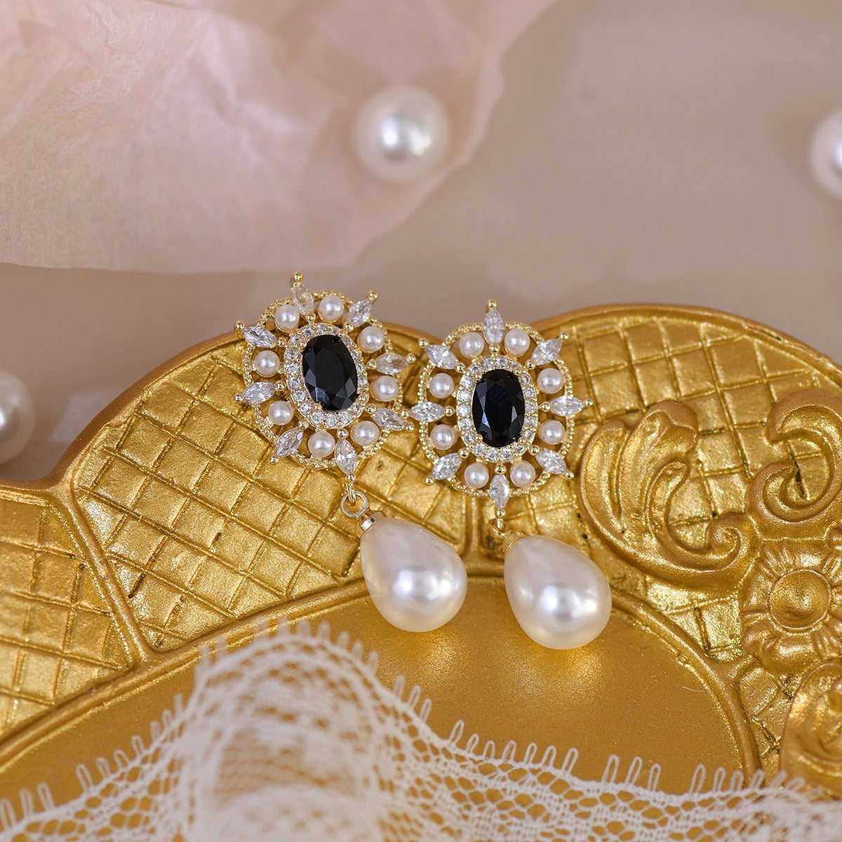Cercei aurii, cu perle, pietre din zirconiu, suflati cu aur 14k, Moa C4