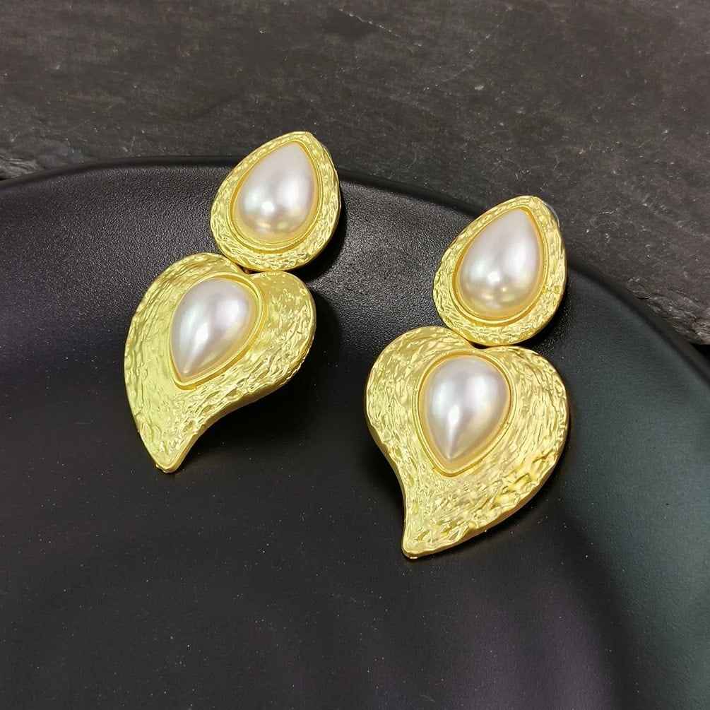 Cercei aurii, forma de inima, cu perle, Margreth C5