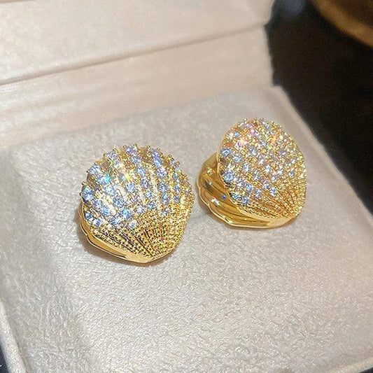 Cercei aurii, forma de scoica, cu pietre de zirconiu, Nathasja C3 - Pursehuit.ro