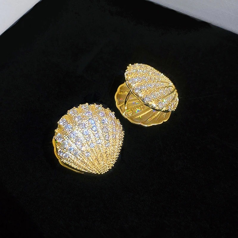 Cercei aurii, forma de scoica, cu pietre de zirconiu, Nathasja C3