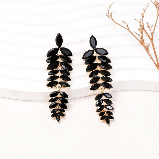 Cercei aurii, lungi, cu pietre negre, Marene C22 - Pursehuit.ro