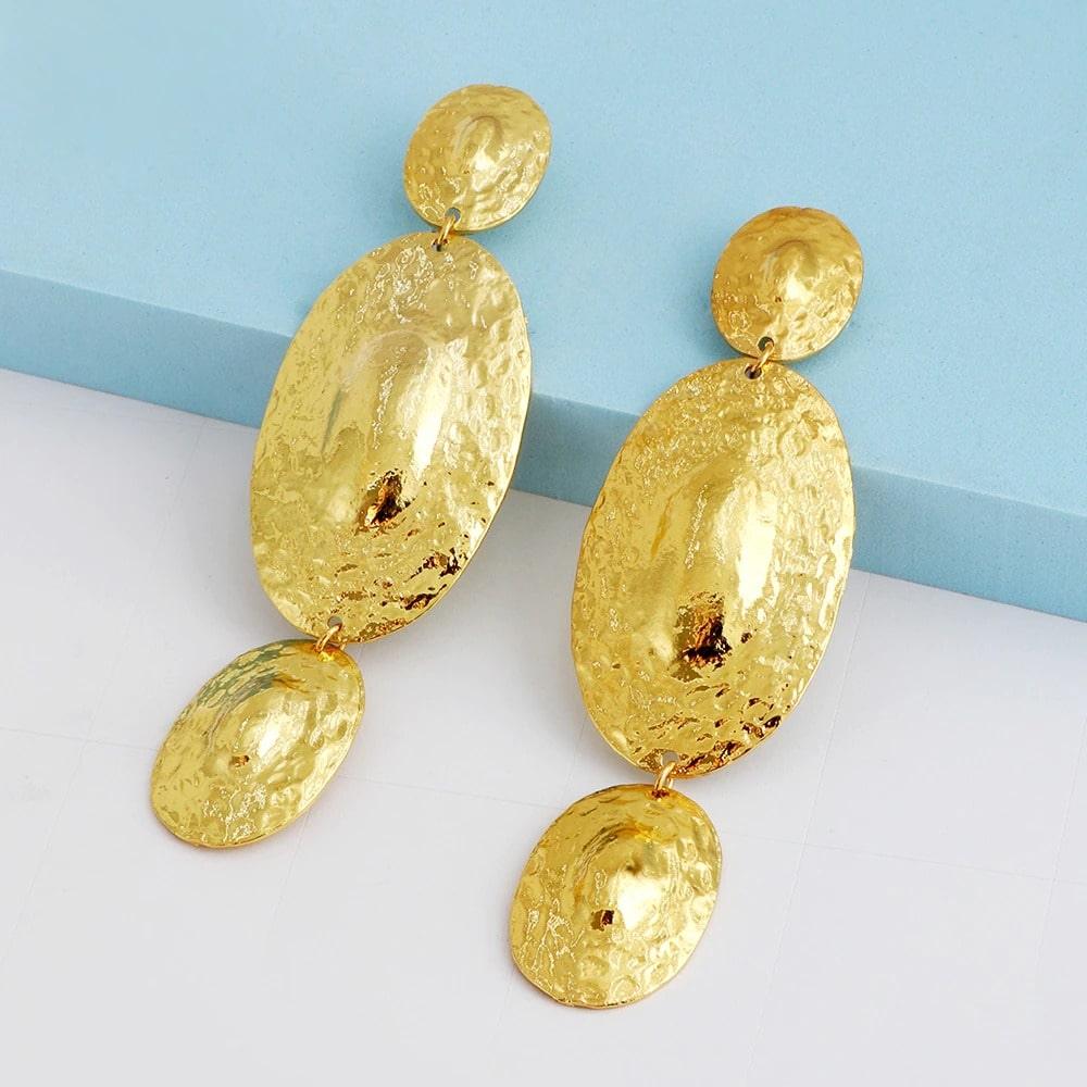 Cercei aurii, lungi, cu placute ovale, Hermina C15 - Pursehuit.ro