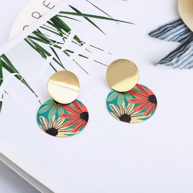 Cercei aurii, rotunzi, cu clips, model floral, Salmon C1 - Pursehuit.ro