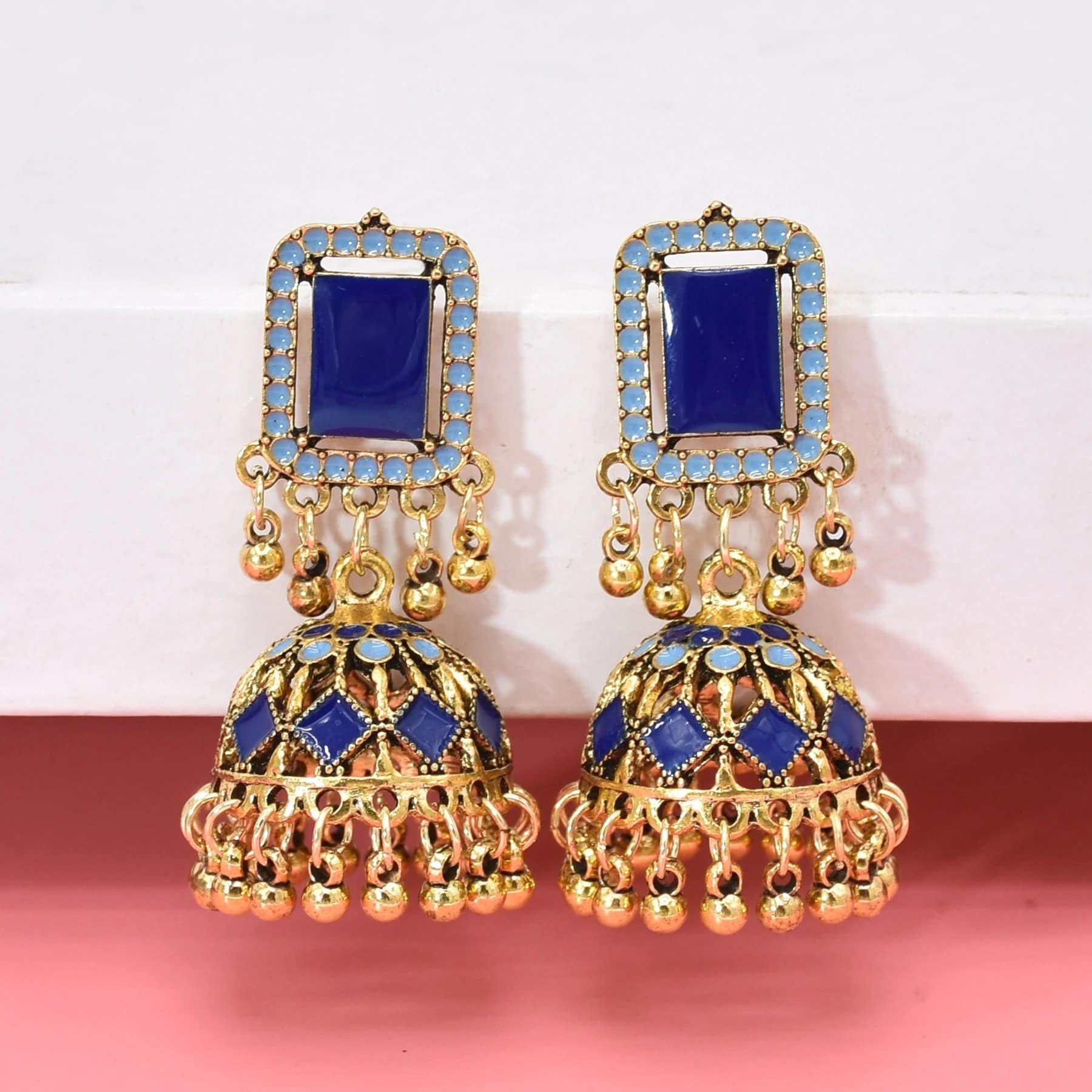 Cercei aurii, stil indian, cu clopotei si pietre albastre, Karen C34